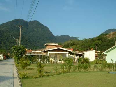 TÉRREA c/ PISCINA, CHURRASQ., 4 DORMS (SUITE + 2WCs), ar cond., 700m DA PRAIA, 02 VAGAS no JDM