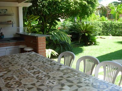 TÉRREA c/ PISCINA, CHURRASQ., 4 DORMS (SUITE + 2WCs), ar cond., 700m DA PRAIA, 02 VAGAS no JDM