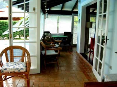 TÉRREA c/ PISCINA, CHURRASQ., 4 DORMS (SUITE + 2WCs), ar cond., 700m DA PRAIA, 02 VAGAS no JDM