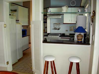 TÉRREA c/ PISCINA, CHURRASQ., 4 DORMS (SUITE + 2WCs), ar cond., 700m DA PRAIA, 02 VAGAS no JDM