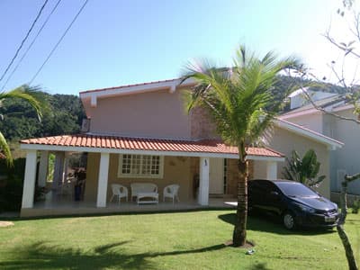 SOBRADO 4 DORMS (3 STS) C/PISCINA, VARANDA GOURMET, VAGAS NO GRAMADO, 900M DA PRAIA, ESCRITURA em fase de especificação
