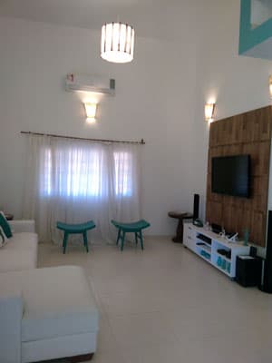 SOBRADO 4 DORMS (3 STS) C/PISCINA, VARANDA GOURMET, VAGAS NO GRAMADO, 900M DA PRAIA, ESCRITURA em fase de especificação