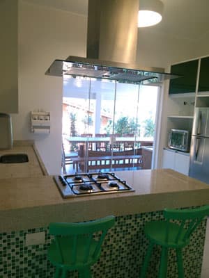 SOBRADO 4 DORMS (3 STS) C/PISCINA, VARANDA GOURMET, VAGAS NO GRAMADO, 900M DA PRAIA, ESCRITURA em fase de especificação