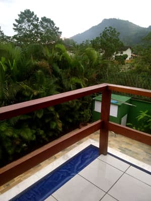 CASA c/ PISCINA AQUECIDA, EDICULA c/CHURRASQ. E FORNO A LENHA, 3 SUITES, 800m DA PRAIA, HABITE-SE