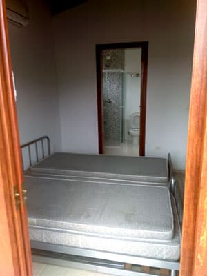 CASA c/ PISCINA AQUECIDA, EDICULA c/CHURRASQ. E FORNO A LENHA, 3 SUITES, 800m DA PRAIA, HABITE-SE