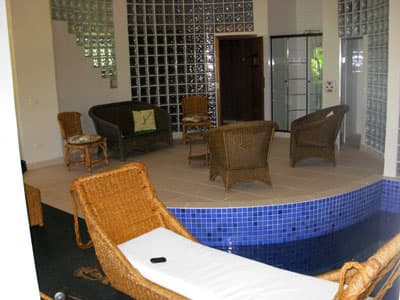 SOBRADO a 600m da praia, PISCINA, CHURRASQ, AMPLO LIVING, 6 DORMS, DUAS  MORADAS