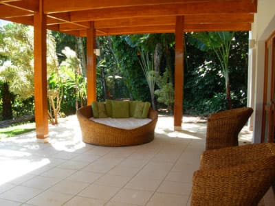 SOBRADO a 600m da praia, PISCINA, CHURRASQ, AMPLO LIVING, 6 DORMS, DUAS  MORADAS