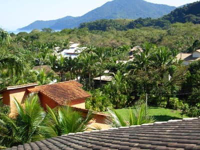 SOBRADO a 600m da praia, PISCINA, CHURRASQ, AMPLO LIVING, 6 DORMS, DUAS  MORADAS
