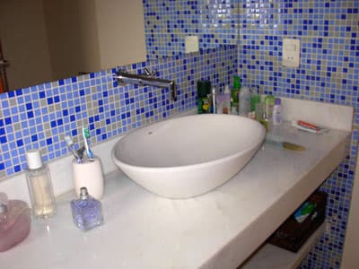 SOBRADO a 600m da praia, PISCINA, CHURRASQ, AMPLO LIVING, 6 DORMS, DUAS  MORADAS
