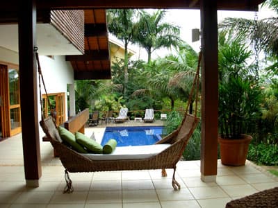 SOBRADO a 600m da praia, PISCINA, CHURRASQ, AMPLO LIVING, 6 DORMS, DUAS  MORADAS