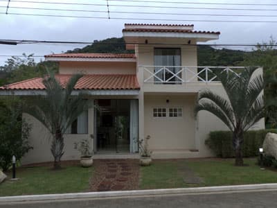LINDO SOBRADO 5 DORMS (4 STS), SALA 2 AMBIENT, COZ AMERICANA, JARDIM, 209m² a.c. -projeto aprovado p/reformar