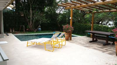 CHARMOSA  VARANDA EM L, 4 DORMS (2 STS), AR COND, PISCINA, CHURRASQ 450m DA PRAIA, HABITE-SE,