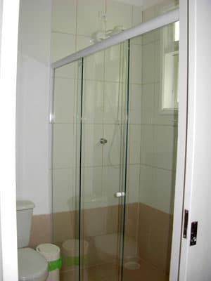 CHARMOSA  VARANDA EM L, 4 DORMS (2 STS), AR COND, PISCINA, CHURRASQ 450m DA PRAIA, HABITE-SE,