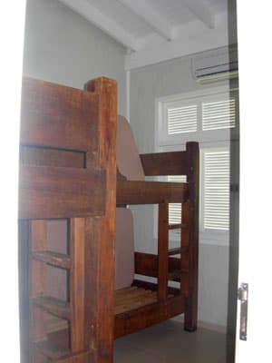 CHARMOSA  VARANDA EM L, 4 DORMS (2 STS), AR COND, PISCINA, CHURRASQ 450m DA PRAIA, HABITE-SE,