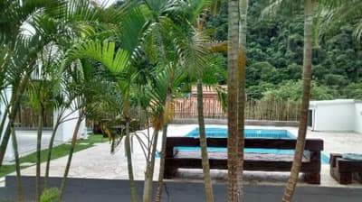SOBRADO A 550M DA PRAIA c/MEZANINO, 3 DORMS (2 STES), SALÃO DE CHURRASCO