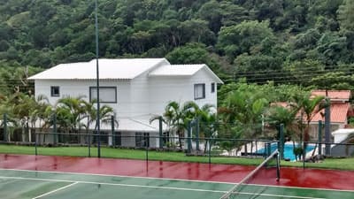 SOBRADO A 550M DA PRAIA c/MEZANINO, 3 DORMS (2 STES), SALÃO DE CHURRASCO