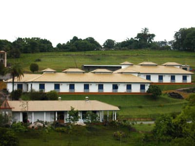 HOTEL-FAZENDA  - INFRA-ESTRUTURA COMPLETA - LAZER- PECUÁRIA - LAVOURA - 35 KM DE S. CARLOS