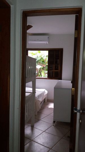 LINDA c/PISCINA, Ar cond. 4 STS CHURR, Forno de Pizza, 10 pess.- ALUGA ANUAL R$8800/MES