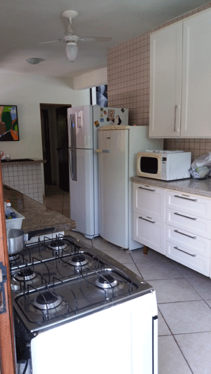 LINDA c/PISCINA, Ar cond. 4 STS CHURR, Forno de Pizza, 10 pess.- ALUGA ANUAL R$8800/MES