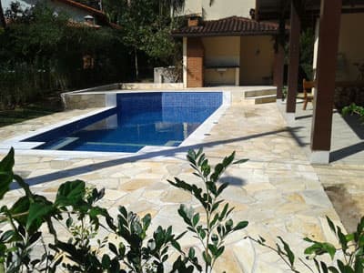 CASA c/PISCINA, CHURRASQ., 5 DORMS c/AR COND. - ATÉ 14 PESSOASFERIADOS - 1º DE MAIO 3 DIAS