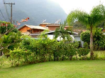 TÉRREA c/ PISCINA, CHURRAS, 4 DORMS (1 STE) + 2WCs -TV INTERNET - DIVERSOS PACOTES - FERIADOS 3 DIAS