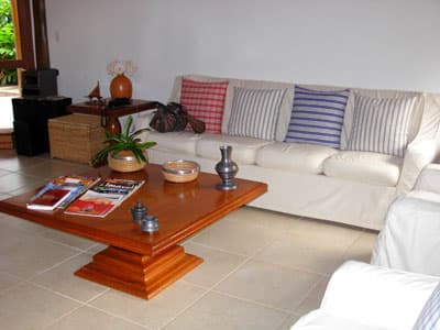 5 STS,  15 PESSOAS, PISCINA, CHURRASQ. E FORNO A LENHA, MEZANINO, 700M DA PRAIA. FERIADO 1 MAIO 3D R$8000