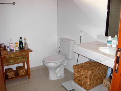 5 STS,  15 PESSOAS, PISCINA, CHURRASQ. E FORNO A LENHA, MEZANINO, 700M DA PRAIA. FERIADO 1 MAIO 3D R$8000