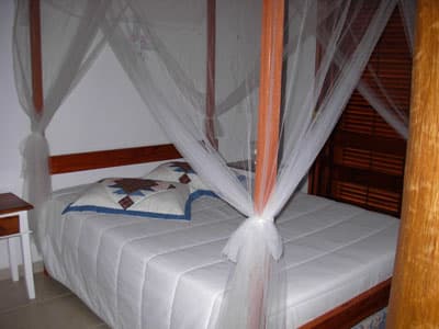 5 STS,  15 PESSOAS, PISCINA, CHURRASQ. E FORNO A LENHA, MEZANINO, 700M DA PRAIA. FERIADO 1 MAIO 3D R$8000