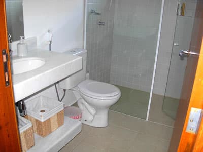 5 STS,  15 PESSOAS, PISCINA, CHURRASQ. E FORNO A LENHA, MEZANINO, 700M DA PRAIA. FERIADO 1 MAIO 3D R$8000