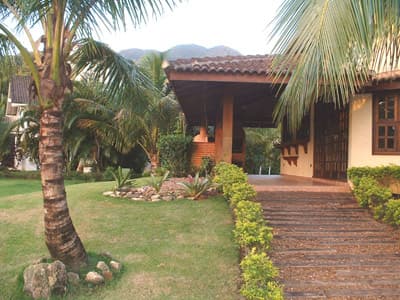 SOBRADO 3 SUITES  MEZANINO 10 PESSOAS, PISCINA, VARANDA GOURMET, a 400m da praia, FDS, REVEILLON 2025 7 D