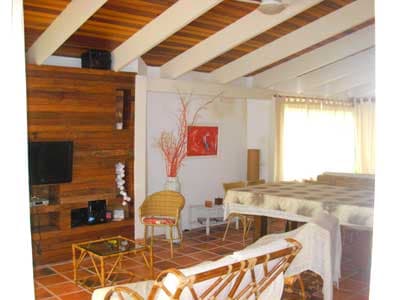 ÓTIMA CASA C/ 4 DORMS, AR CONDIC., PISCINA, CHURRASQ., DIVERSOS AMBS DE ESTAR, DIÁRIAS A PARTIR DE R$1.800