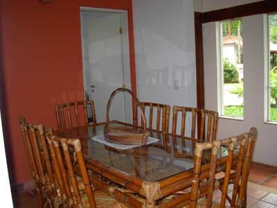 ÓTIMA CASA C/ 4 DORMS, AR CONDIC., PISCINA, CHURRASQ., DIVERSOS AMBS DE ESTAR, DIÁRIAS A PARTIR DE R$1.800