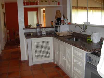 ÓTIMA CASA C/ 4 DORMS, AR CONDIC., PISCINA, CHURRASQ., DIVERSOS AMBS DE ESTAR, DIÁRIAS A PARTIR DE R$1.800