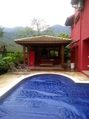 LINDA c/PISCINA, CHURRASQ. F.PIZZA, 3 STS c/AR CONDIC. - FAMILIA ATÉ 08 pess. + 2 crianças - REVEILLON 2026 - 10 DIAS