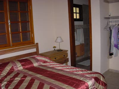 TERREA c/CHURR e FORNO a lenha, LINDA , 5 DORMS (4 STS) -13pess - PISCINA SPA -  . janeiro/ 7 dias