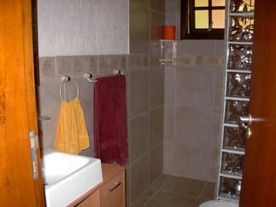 TERREA c/CHURR e FORNO a lenha, LINDA , 5 DORMS (4 STS) -13pess - PISCINA SPA -  . janeiro/ 7 dias