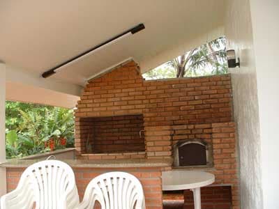 SOBRADOS 4 DORMS p/ 8 PESSOAS; PISCINA, VARANDA C/ CHURRASQUEIRA; 3 WCs; FERIADO 1º DE MAIO 3 DIAS