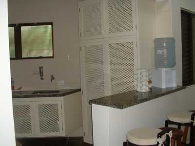SOBRADOS 4 DORMS p/ 8 PESSOAS; PISCINA, VARANDA C/ CHURRASQUEIRA; 3 WCs; FERIADO 1º DE MAIO 3 DIAS