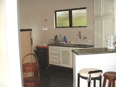 SOBRADOS 4 DORMS p/ 8 PESSOAS; PISCINA, VARANDA C/ CHURRASQUEIRA; 3 WCs; FERIADO 1º DE MAIO 3 DIAS