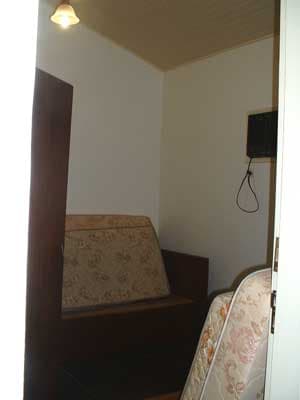 SOBRADOS 4 DORMS p/ 8 PESSOAS; PISCINA, VARANDA C/ CHURRASQUEIRA; 3 WCs; FERIADO 1º DE MAIO 3 DIAS