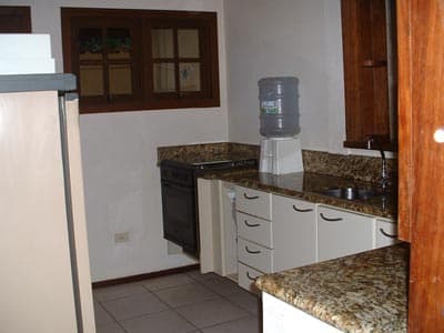 TÉRREA 4 DORMS(STE) 9 PESS. CHURRASQ., AMPLO GRAMADO, 150M DA PISCINA, CARNAVAL, 11,5 meses a R$6900