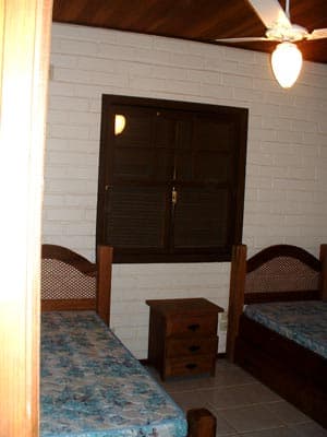 TÉRREA 4 DORMS(STE) 9 PESS. CHURRASQ., AMPLO GRAMADO, 150M DA PISCINA, CARNAVAL, 11,5 meses a R$6900