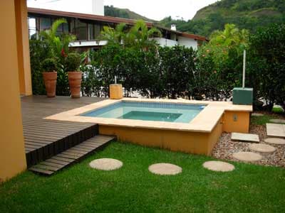 LINDA, DECORAÇÃO PRAIA, 5 DORMS (4 STS) AR CONDIC., 8 ADLTS+2 CRIANÇAS -SPA, CHURR, FERIADOS 1900; REVEILLON DIÁRIAS