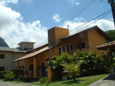 LINDA, DECORAÇÃO PRAIA, 5 DORMS (4 STS) AR CONDIC., 8 ADLTS+2 CRIANÇAS -SPA, CHURR, FERIADOS 1900; REVEILLON DIÁRIAS