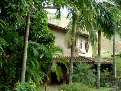 SOBRADO RUSTICO 4 DORMS (STE) e 2 WCs, a 600M DA PRAIA - ALUGUEL ANUAL - VALOR MENSAL, INCLUI CONDOM