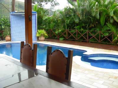 LINDA c/PISCINA, 1200m da praia, CHURRASQ. F.PIZZA, 5 DORMS c/ ArCond (4 STS) + WC, 11 pess., CARNAVAL 5D