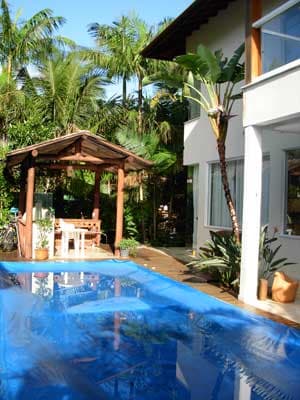 LINDO SOBRADO 4 DORMS (2SS) PISC., CHURR., 400m DA PRAIA