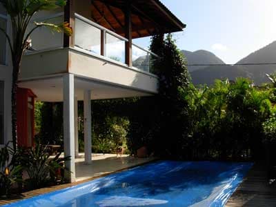 LINDO SOBRADO 4 DORMS (2SS) PISC., CHURR., 400m DA PRAIA