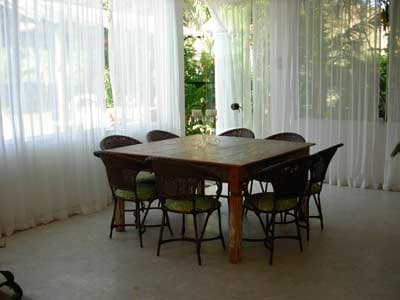 LINDO SOBRADO 4 DORMS (2SS) PISC., CHURR., 400m DA PRAIA