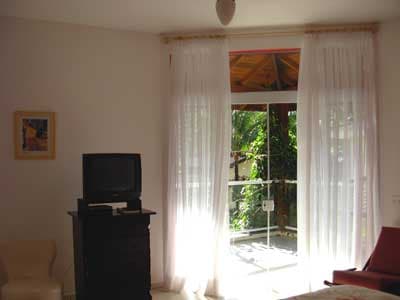 LINDO SOBRADO 4 DORMS (2SS) PISC., CHURR., 400m DA PRAIA